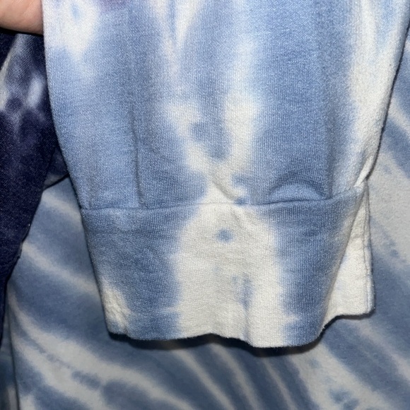 Blue White Tie Dye Sweatshirt Plus Size from Livi (26/28) - Picture 2 of 4